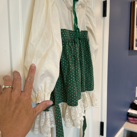 Winnie the Pooh, vintage Swiss floral, green and red white with ruffles dress 4T - Picture 4 of 16